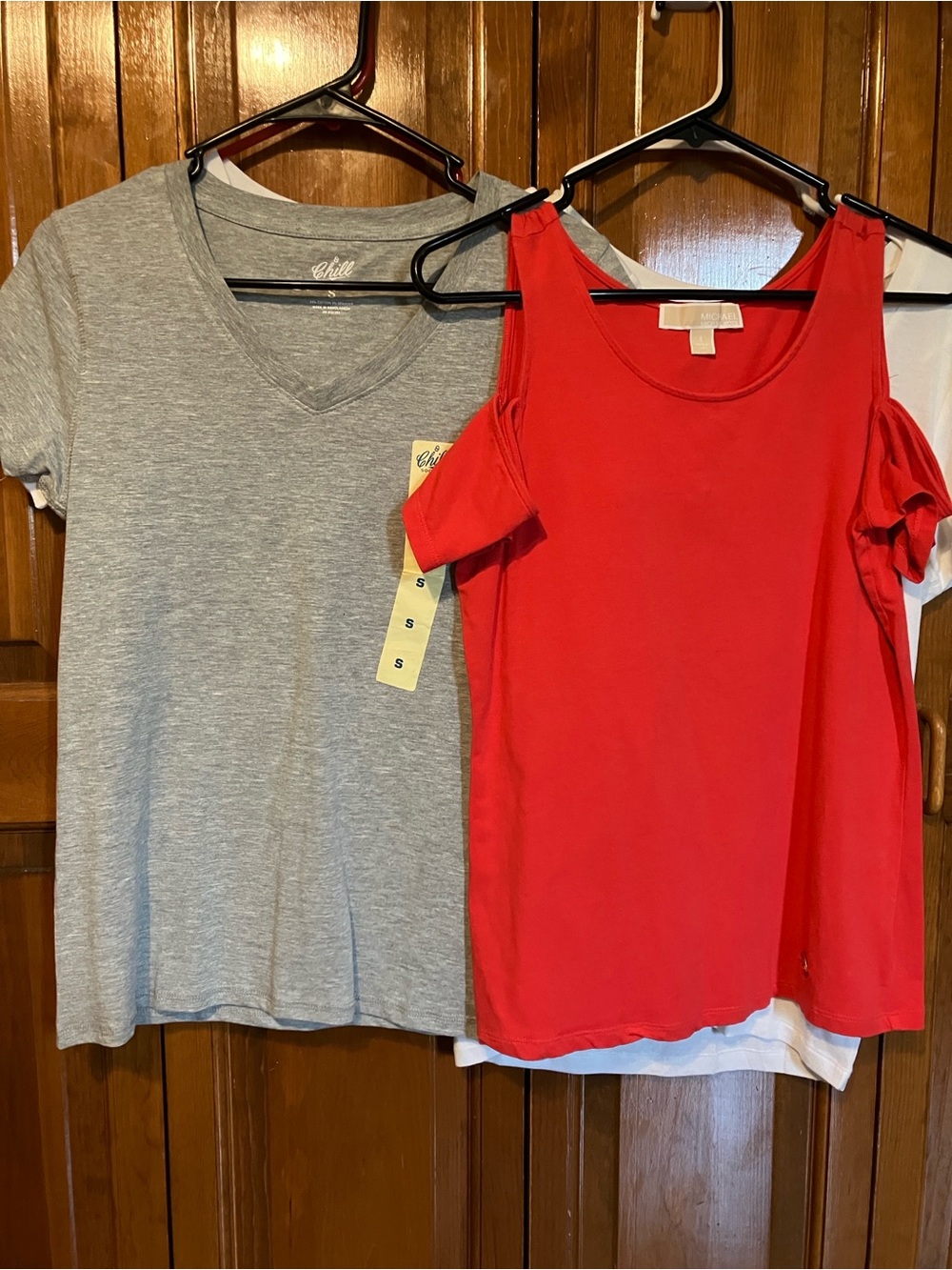 Nike Racerback Tank Tops & White and Gray Tees plus a set of clips w/ each one - Picture 15 of 16